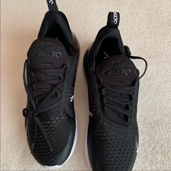 NEW Nike Air Max 270 - Picture 2 of 4